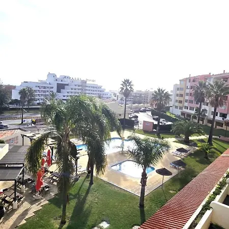 Centre View *